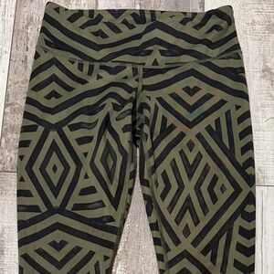 Lululemon leggings size 6, like new, green and black geo print